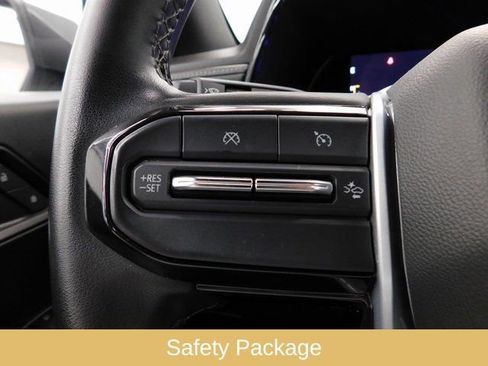 Used 2023 Chevrolet Colorado LT w/ LT Convenience Package II image 38