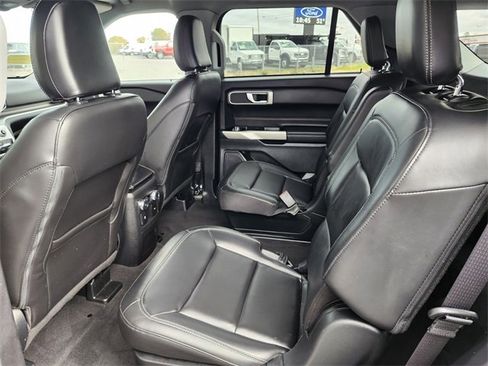 Certified 2022 Ford Explorer XLT w/ Equipment Group 202A image 16