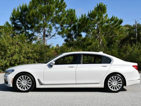 Used 2018 BMW 740i RWD image 27