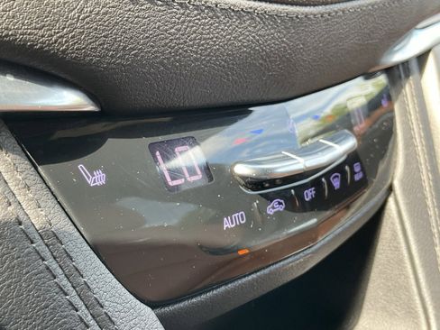 Used 2020 Cadillac XT5 Premium Luxury image 8