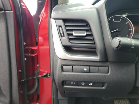 Certified 2024 Nissan Rogue SV w/ SV Premium Package AWD/4WD image 20