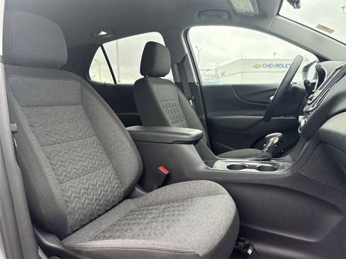 Used 2024 Chevrolet Equinox LT image 25