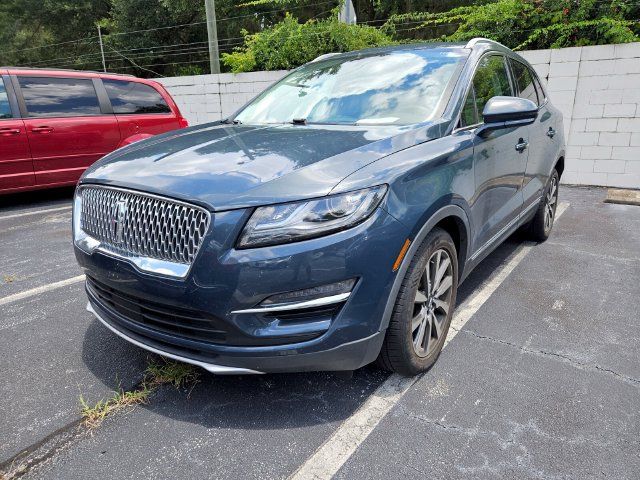 Used 2019 Lincoln MKC Reserve FWD image 2