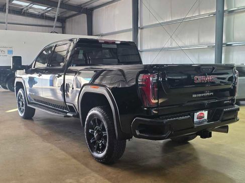 Used 2025 GMC Sierra 2500 AT4 w/ AT4 Premium Plus Package image 6