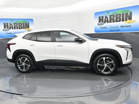 New 2026 Chevrolet Trax RS w/ Driver Confidence Package FWD image 7