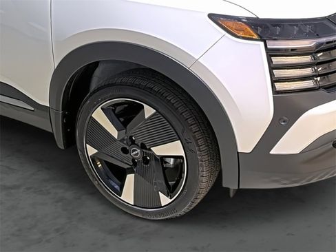 New 2026 Nissan Kicks SR w/ Illumination Package image 15