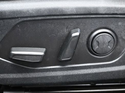 Used 2023 Hyundai Elantra Limited FWD image 13