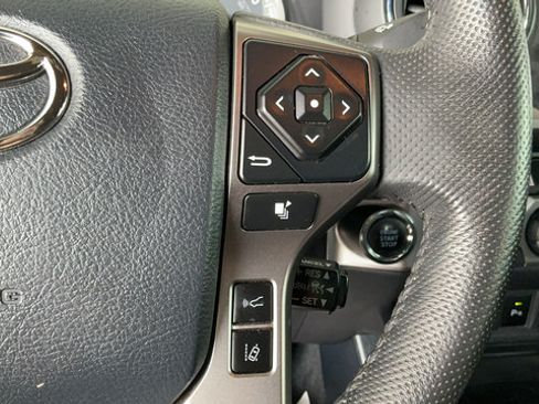 Used 2020 Toyota Tacoma Limited AWD/4WD image 13