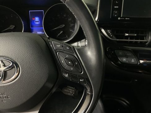 Used 2018 Toyota C-HR XLE FWD image 27