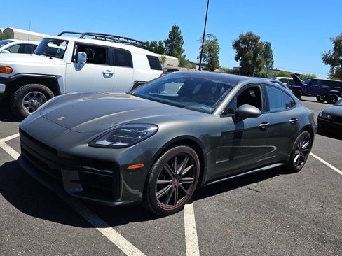 Used 2024 Porsche Panamera RWD image 3