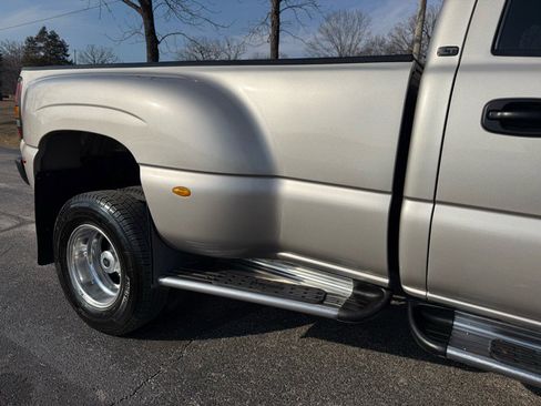 Used 2006 Chevrolet Silverado 3500 LT w/ Heavy-Duty Power Package image 11