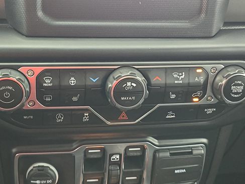 Used 2022 Jeep Wrangler Unlimited Sport AWD/4WD image 22