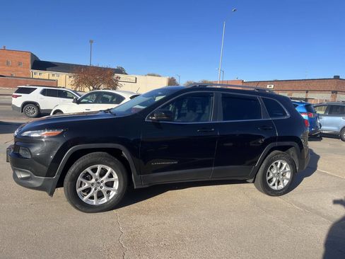 Used 2015 Jeep Cherokee Latitude w/ Cold Weather Group image 2