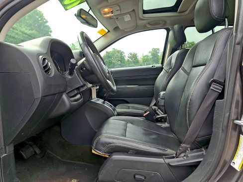 Used 2016 Jeep Compass High Altitude FWD image 11