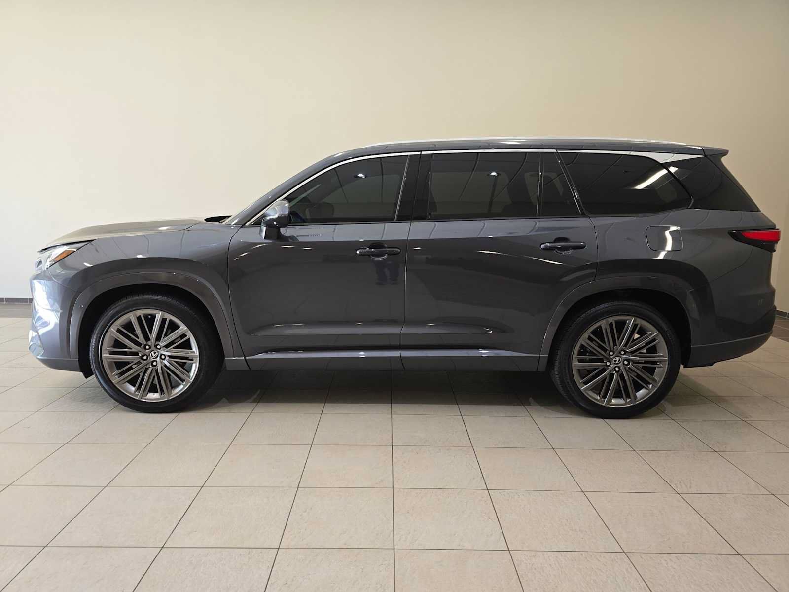 Used 2025 Lexus TX 350 AWD w/ Technology Package image 3