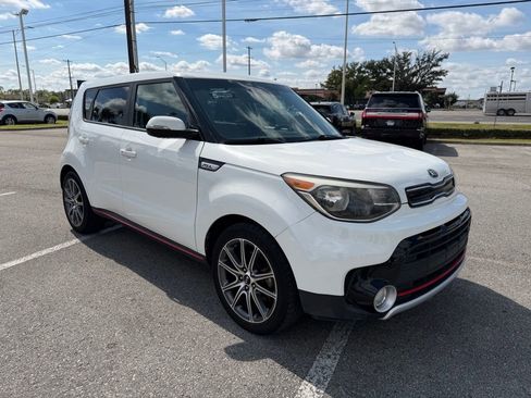 Used 2018 Kia Soul ! image 7