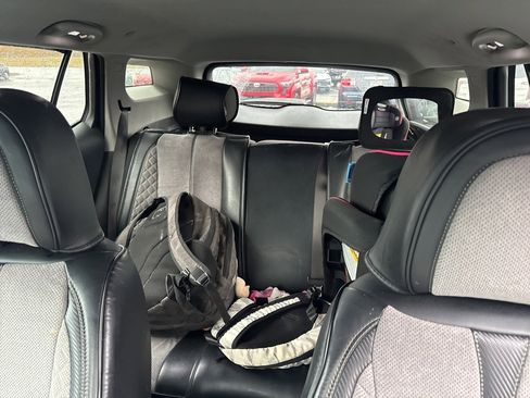 Used 2019 GMC Terrain SLE w/ Driver Convenience Package image 14