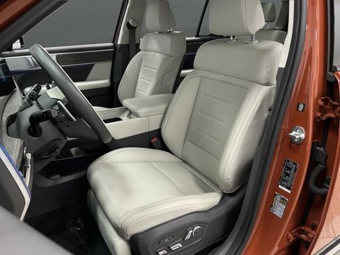 Used 2025 Hyundai Santa Fe Calligraphy image 4