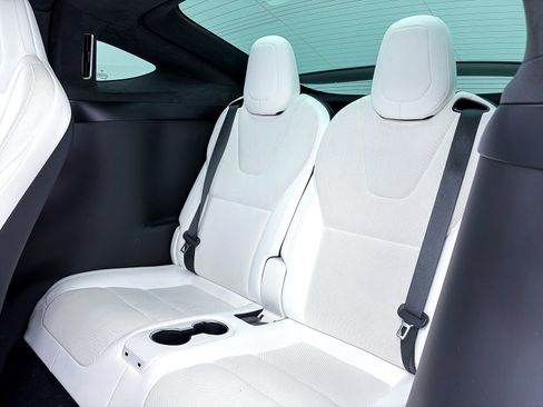 Used 2022 Tesla Model X image 34