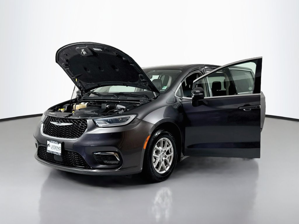 Used 2023 Chrysler Pacifica Touring-L FWD image 20
