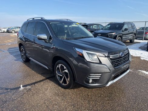 Used 2022 Subaru Forester Touring image 4