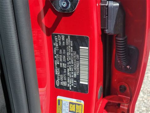 New 2025 Hyundai Elantra SE image 19