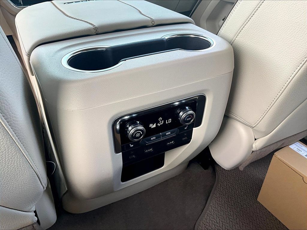 New 2026 GMC Yukon XL Denali w/ Advanced Technology Package AWD/4WD image 19