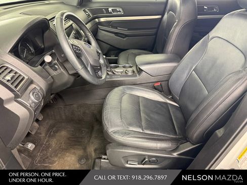 Used 2018 Ford Explorer XLT w/ Equipment Group 202A AWD/4WD image 17