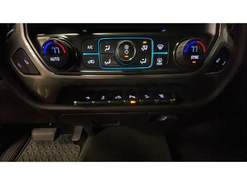 Used 2015 Chevrolet Silverado 2500 LT w/ LT Convenience Package image 13