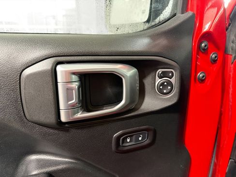 Used 2018 Jeep Wrangler Unlimited Sport S image 7