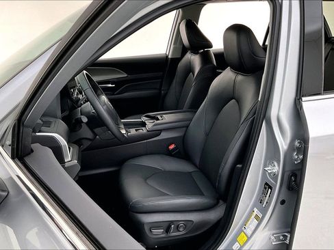 Used 2025 Toyota Grand Highlander FWD image 33