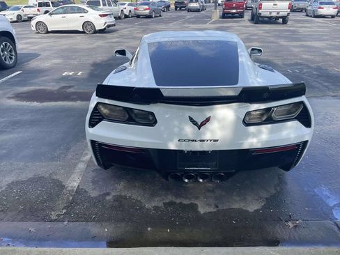 Used 2015 Chevrolet Corvette Z06 w/ 3LZ Preferred Equipment Group RWD image 5