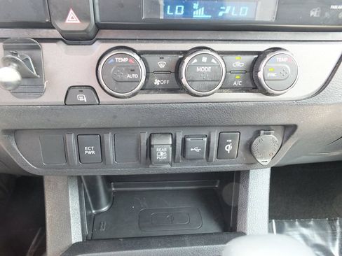 Used 2023 Toyota Tacoma TRD Sport RWD image 29