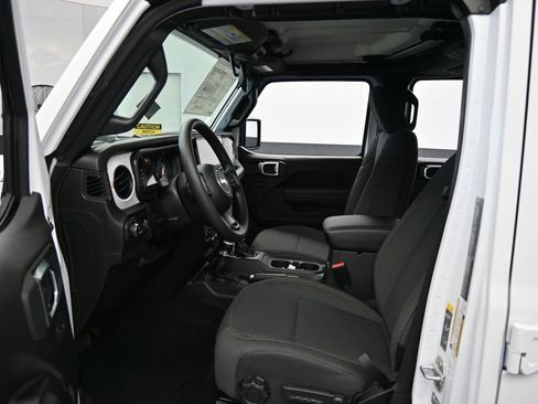 New 2026 Jeep Gladiator Sport image 11