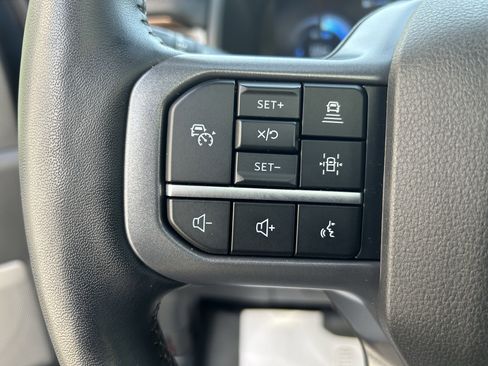 Used 2024 Ford F150 Lightning Lariat image 39