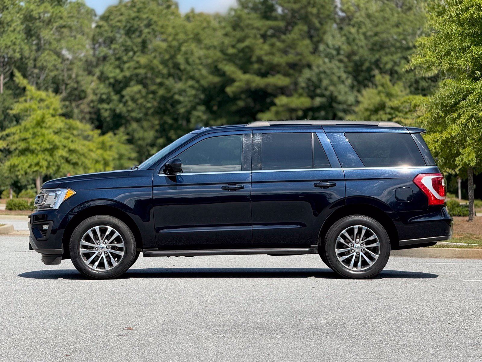 Used 2021 Ford Expedition XLT RWD image 9