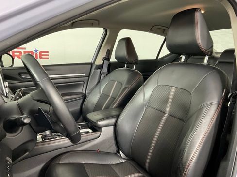 Used 2024 Nissan Altima 2.5 SR FWD image 14