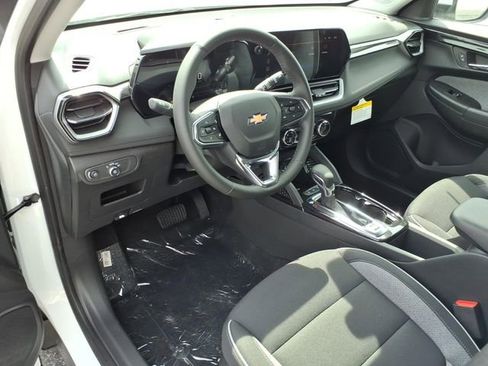 New 2026 Chevrolet TrailBlazer LT w/ Convenience Package FWD image 5