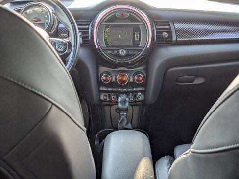 Used 2018 MINI Cooper S image 16