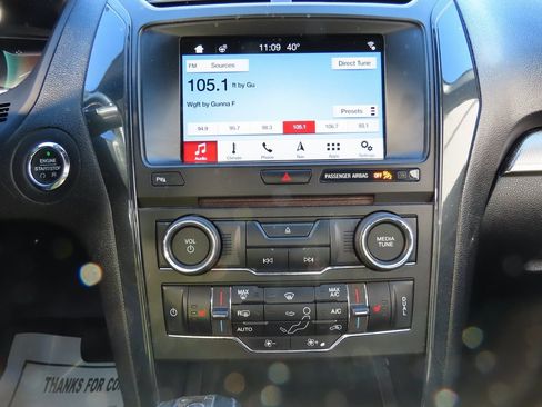 Used 2018 Ford Explorer XLT w/ Equipment Group 202A image 26