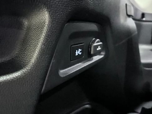 Used 2023 Honda Pilot Touring image 5