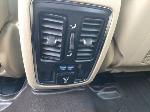 Used 2020 Jeep Grand Cherokee Limited image 12