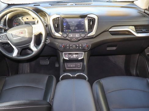 Used 2024 GMC Terrain SLT image 10