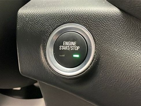 Used 2023 GMC Terrain SLE w/ Driver Convenience Package image 17