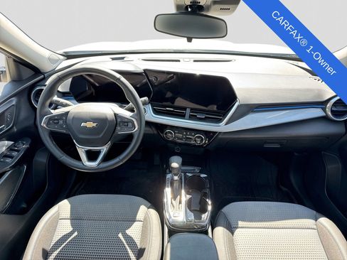 Used 2024 Chevrolet Trax LT w/ Driver Confidence Package FWD image 18
