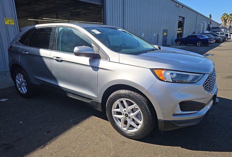 Used 2024 Ford Edge SEL w/ Cargo Accessory Package AWD/4WD image 4