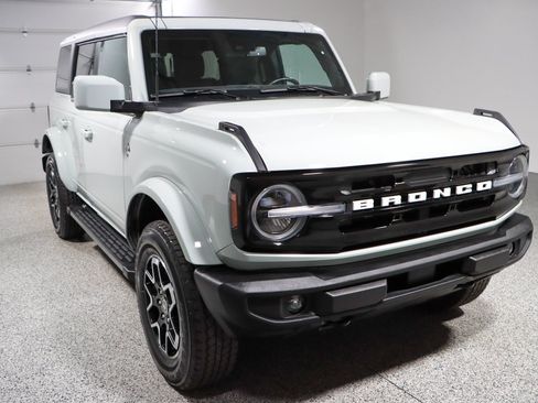 Used 2023 Ford Bronco Outer Banks AWD/4WD image 5