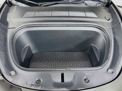 Used 2021 Tesla Model Y Long Range image 33