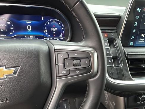 Used 2024 Chevrolet Suburban LT image 23