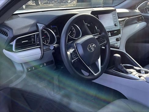 Used 2022 Toyota Camry LE image 8